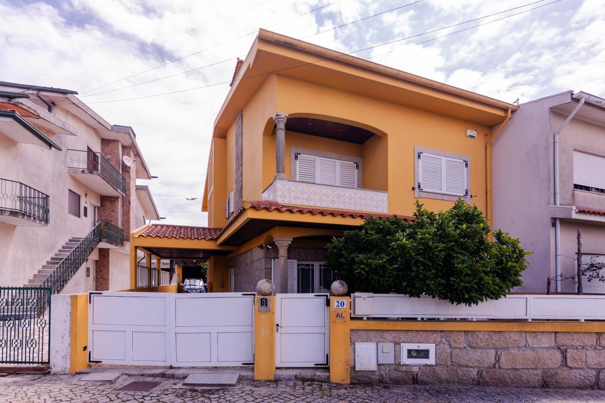 Perafita Yellow House - Ecohost Extérieur photo